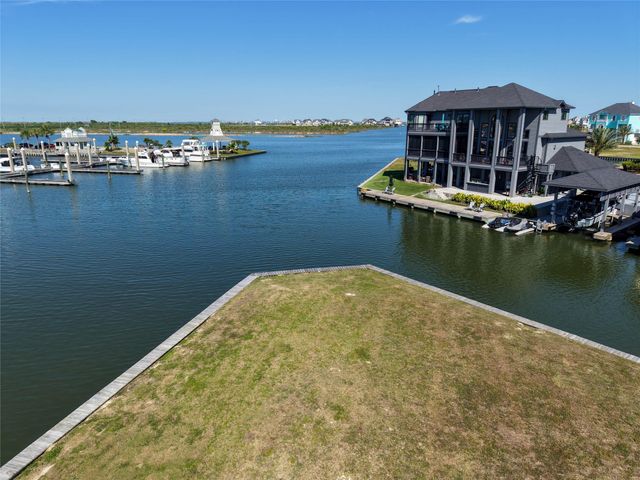 47 Shell Key, Hitchcock, TX 77563