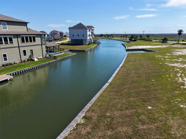 47 Shell Key, Hitchcock, TX 77563