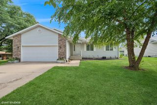 304 NW Park 26th Street, Waverly, IA 50677