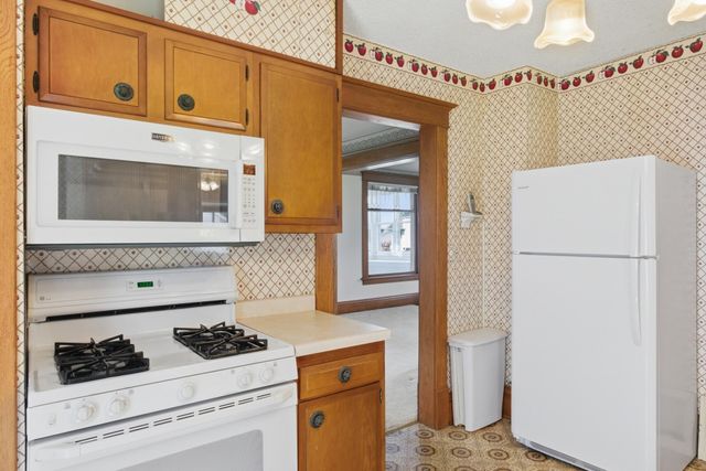 827 7th Avenue SW, Faribault, MN 55021
