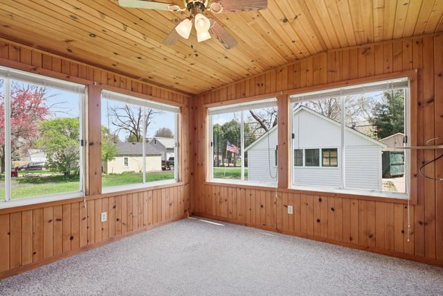 827 7th Avenue SW, Faribault, MN 55021