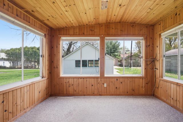 827 7th Avenue SW, Faribault, MN 55021
