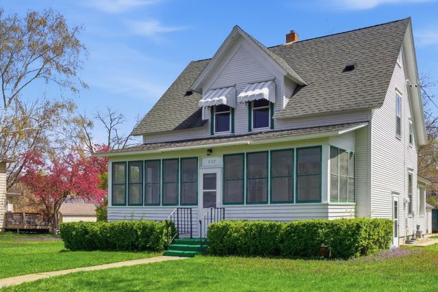 827 7th Avenue SW, Faribault, MN 55021
