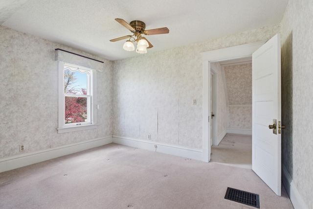 827 7th Avenue SW, Faribault, MN 55021