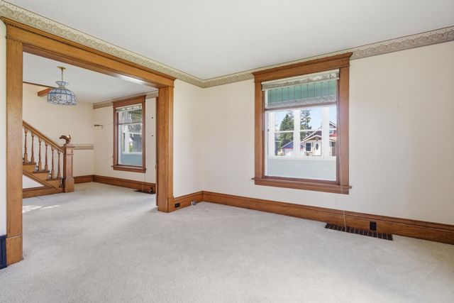 827 7th Avenue SW, Faribault, MN 55021