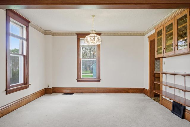 827 7th Avenue SW, Faribault, MN 55021
