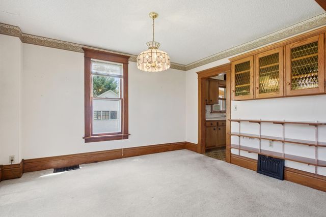 827 7th Avenue SW, Faribault, MN 55021