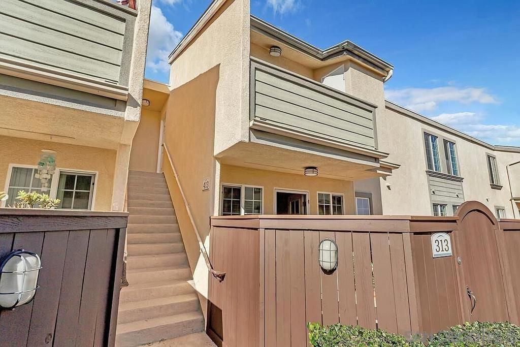 5252 Balboa Arms Dr 216, San Diego, CA 92117 — exterior