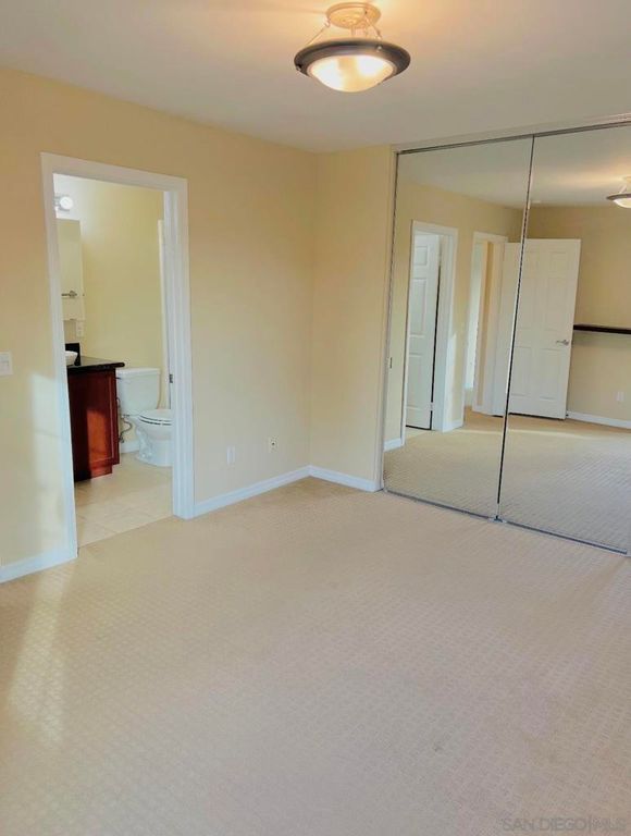 5252 Balboa Arms Dr 216, San Diego, CA 92117 — photo 2