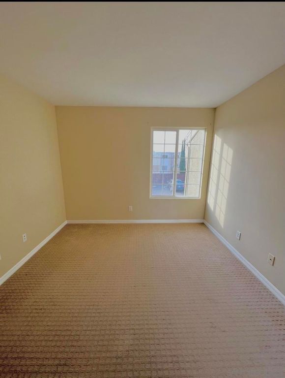 5252 Balboa Arms Dr 216, San Diego, CA 92117 — photo 4