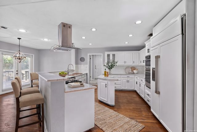 29440 RED BUD HL, Fair Oaks Ranch, TX 78015