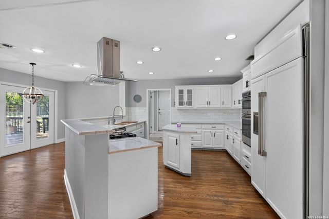 29440 RED BUD HL, Fair Oaks Ranch, TX 78015
