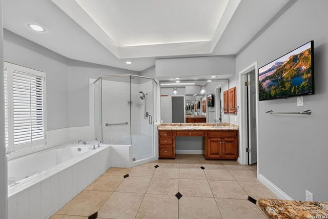 29440 RED BUD HL, Fair Oaks Ranch, TX 78015