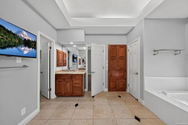 29440 RED BUD HL, Fair Oaks Ranch, TX 78015