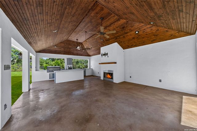 29440 RED BUD HL, Fair Oaks Ranch, TX 78015