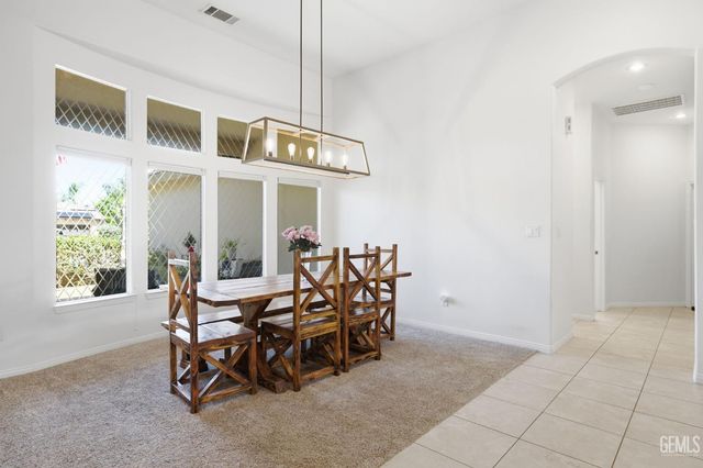 403 Stone Cross Drive, Bakersfield, CA 93312