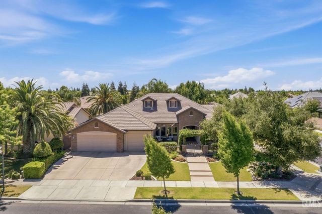 403 Stone Cross Drive, Bakersfield, CA 93312