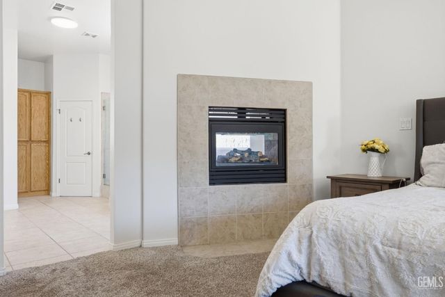 403 Stone Cross Drive, Bakersfield, CA 93312