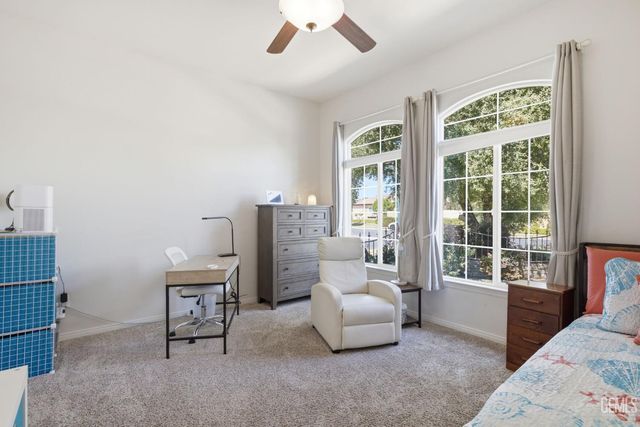 403 Stone Cross Drive, Bakersfield, CA 93312