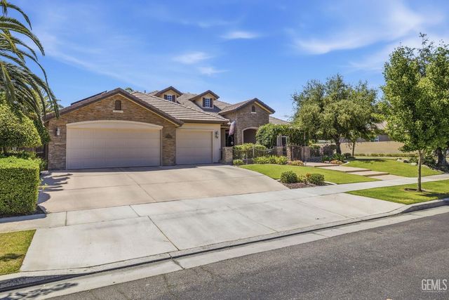 403 Stone Cross Drive, Bakersfield, CA 93312