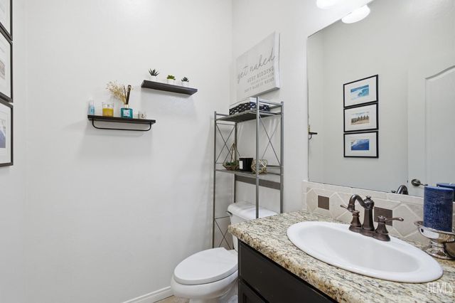 403 Stone Cross Drive, Bakersfield, CA 93312