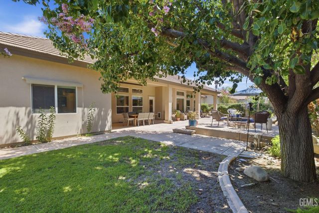 403 Stone Cross Drive, Bakersfield, CA 93312