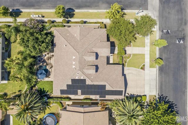 403 Stone Cross Drive, Bakersfield, CA 93312