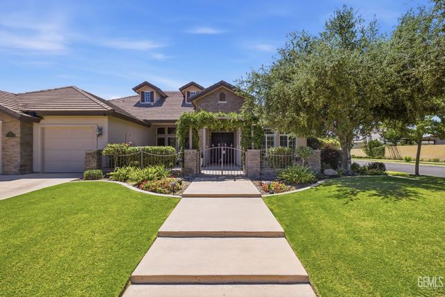 403 Stone Cross Drive, Bakersfield, CA 93312