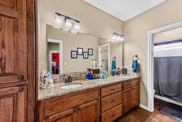 505 Lantana Pl, Elgin, OK 73538