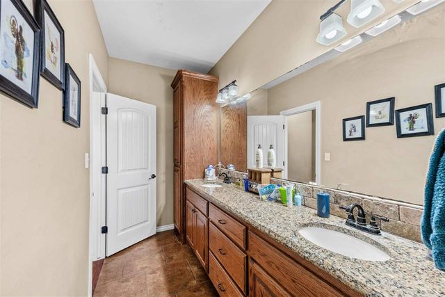 505 Lantana Pl, Elgin, OK 73538