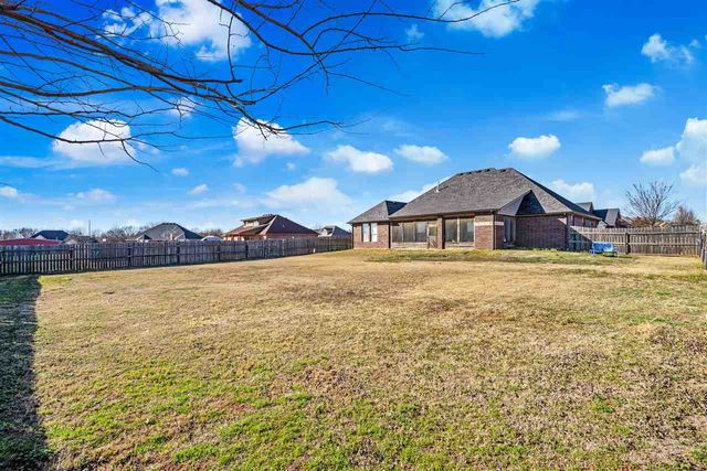505 Lantana Pl, Elgin, OK 73538