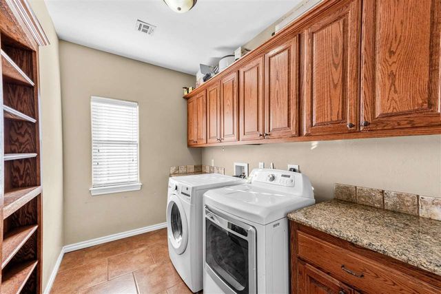 505 Lantana Pl, Elgin, OK 73538