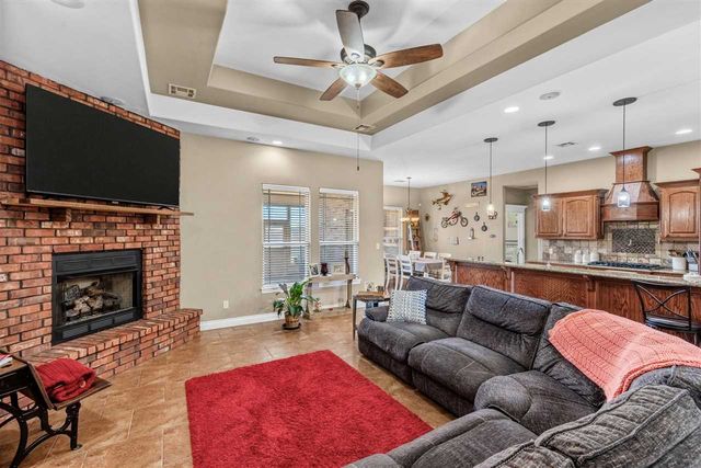 505 Lantana Pl, Elgin, OK 73538