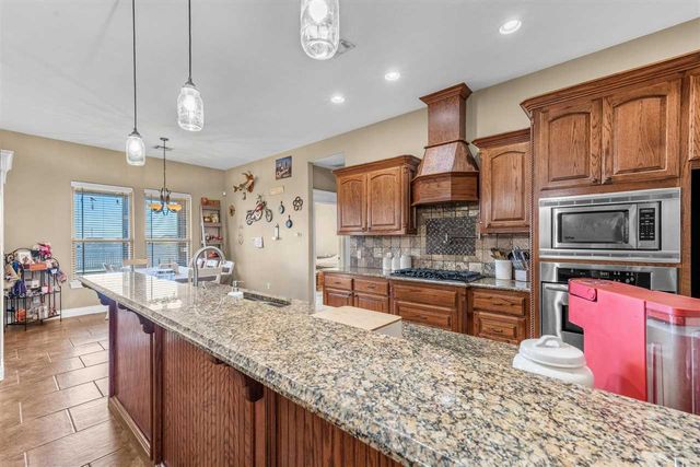 505 Lantana Pl, Elgin, OK 73538