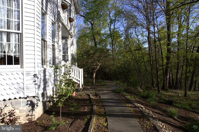 620 STONEBRIDGE DR, Selinsgrove, PA 17870