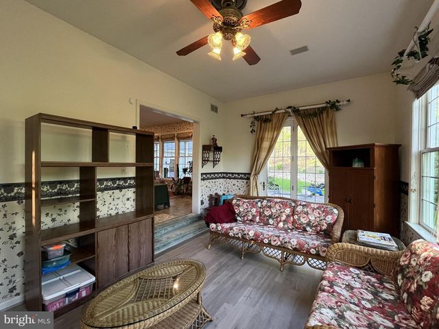 620 STONEBRIDGE DR, Selinsgrove, PA 17870