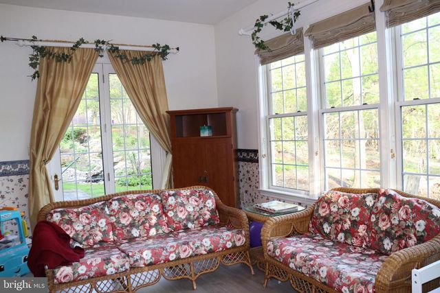 620 STONEBRIDGE DR, Selinsgrove, PA 17870