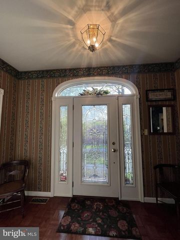 620 STONEBRIDGE DR, Selinsgrove, PA 17870