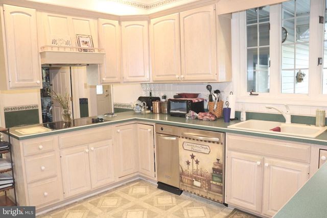 620 STONEBRIDGE DR, Selinsgrove, PA 17870