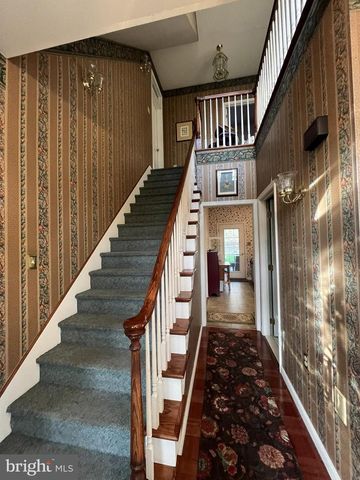 620 STONEBRIDGE DR, Selinsgrove, PA 17870