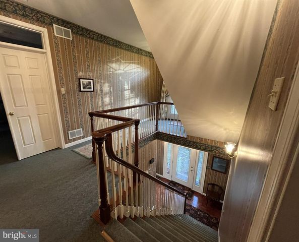 620 STONEBRIDGE DR, Selinsgrove, PA 17870
