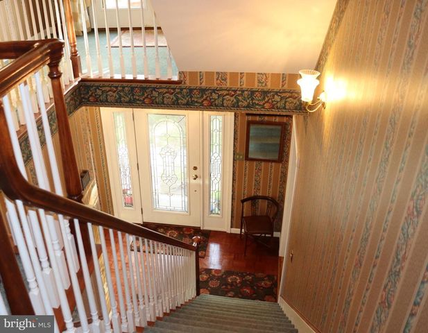 620 STONEBRIDGE DR, Selinsgrove, PA 17870