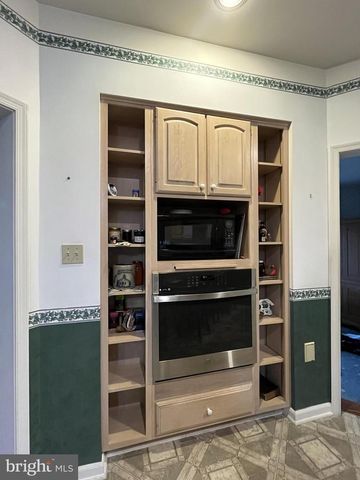 620 STONEBRIDGE DR, Selinsgrove, PA 17870