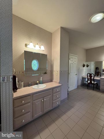 620 STONEBRIDGE DR, Selinsgrove, PA 17870
