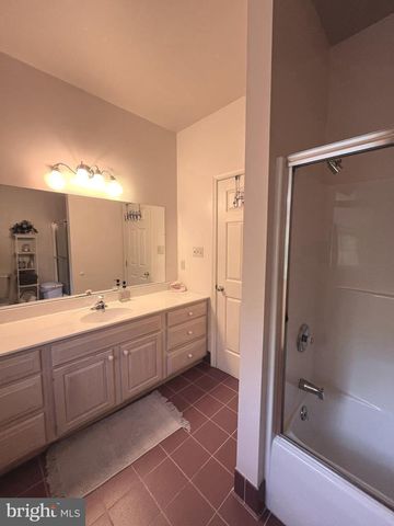 620 STONEBRIDGE DR, Selinsgrove, PA 17870