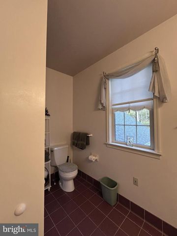 620 STONEBRIDGE DR, Selinsgrove, PA 17870