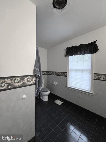 620 STONEBRIDGE DR, Selinsgrove, PA 17870