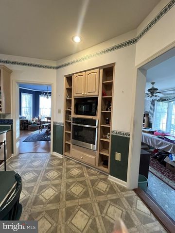 620 STONEBRIDGE DR, Selinsgrove, PA 17870