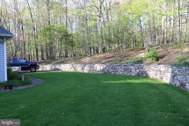 620 STONEBRIDGE DR, Selinsgrove, PA 17870
