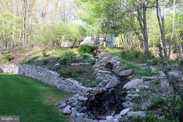 620 STONEBRIDGE DR, Selinsgrove, PA 17870